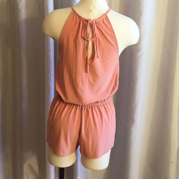 NWOT shorts jumpsuit in size small by SWEET RAIN in light tangerine color - Picture 6 of 11